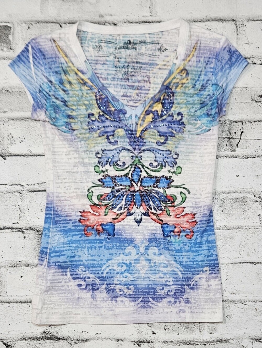 Miss Me Blue Wing Rhinestone Graphic V Neck Tee Size Medium